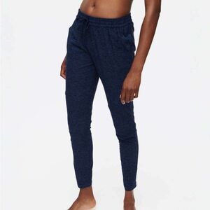 NWT Outdoor Voices CloudKnit Slim Sweatpant in Navy